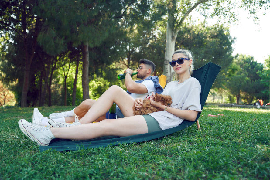 sahilde bira içmek sahilde bira keyfi